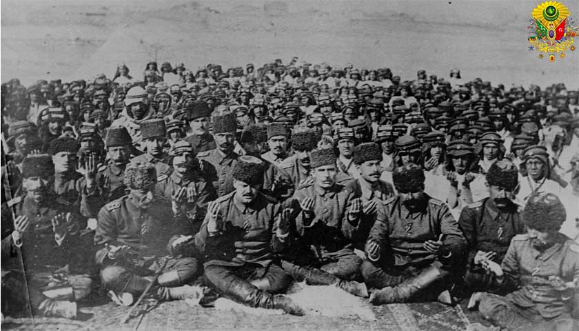 Birinci Dünya Savaşı, Osmanlı askerleri dua ederken